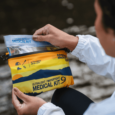 adventure-medical-kits-ultralight-watertight-9-erste-hilfe-set-wasserdichtes-out image 3