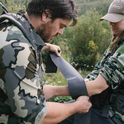 adventure-medical-kits-trauma-pak-pro-mit-quikclot-und-trauma-tourniquet image 4