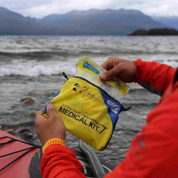 adventure-medical-kits-ultralight-watertight-medical-kit-7-ultraleichtes-wasserd image 5