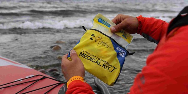 adventure-medical-kits-ultralight-watertight-medical-kit-7-ultraleichtes-wasserd image 4